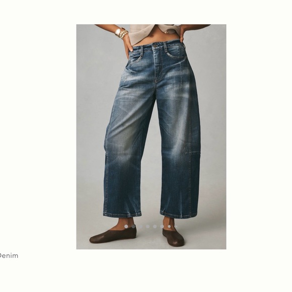 Pilcro Denim - Anthropology. The Kenna Mid-Rise Heritage Barrel jean by Pilcro. Size 27.